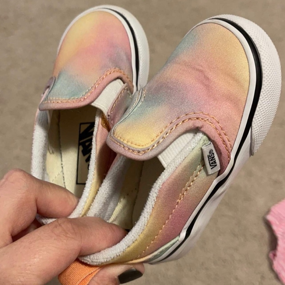 Aura Vans Size 5 VGUC/EUC worn twice